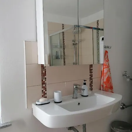 B&B