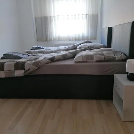 B&B